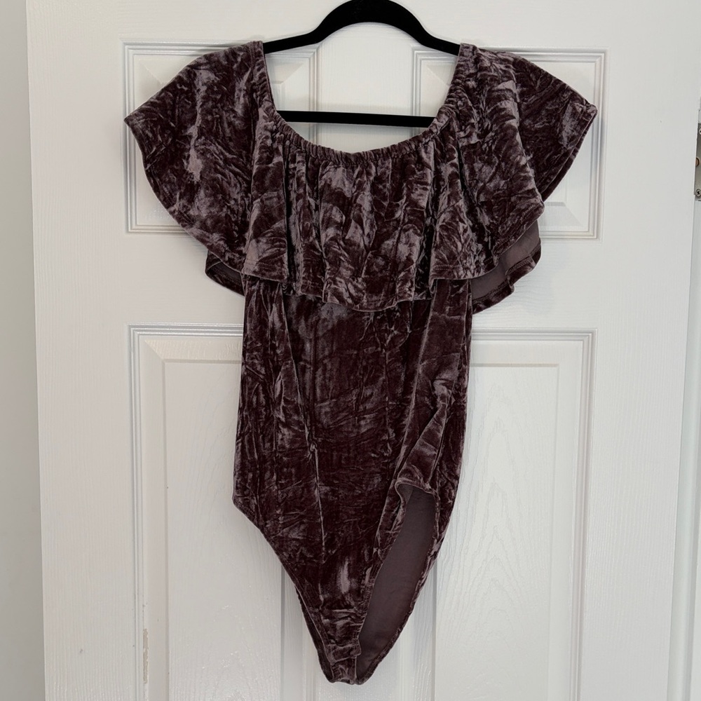 Altar'd State Velvet Off-Shoulder Bodysuit - Plum